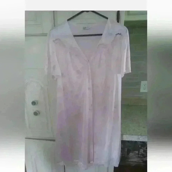 Vtg Vanity Fair Nylon Nightgown Lace Accents Flutter Sleeve Pink USA Size M. - Picture 1 of 4